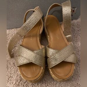Chinese Laundry Sparkly Rose Gold Wedges Size 5.5